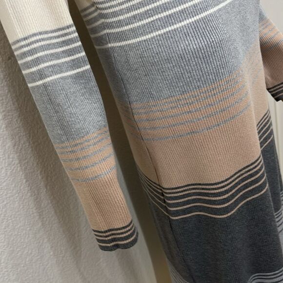 Madden Girl Cream Gray Long Sleeve Dress Scoop Neck Long Sleeve Ribbed Midi New - Picture 4 of 13